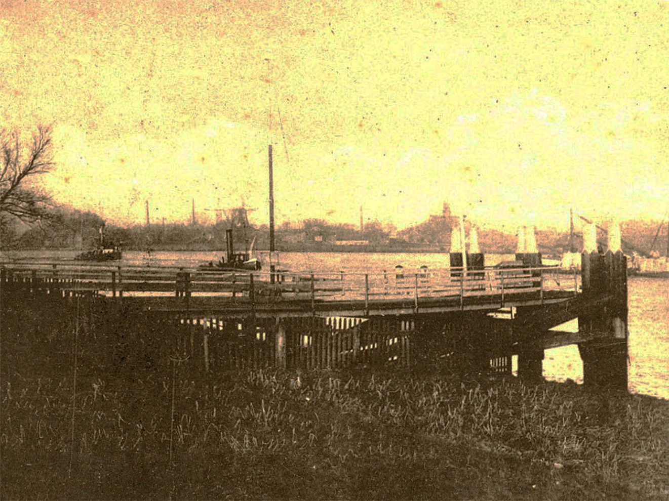 Aanlegsteiger veerdienst Fop Smit begin vorige eeuw - foto uit beeldbank historhia.nl