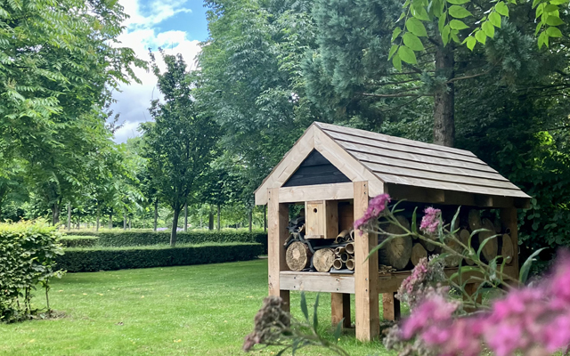 Begraafplaats Achterambacht insectenhotel